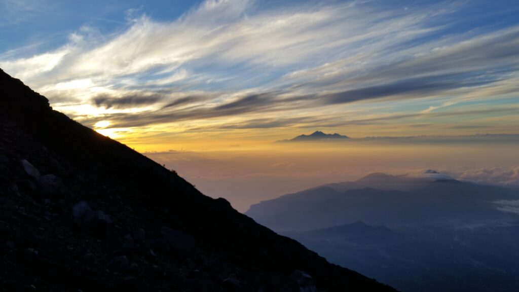 AGUNG SUNRISE TREKKING